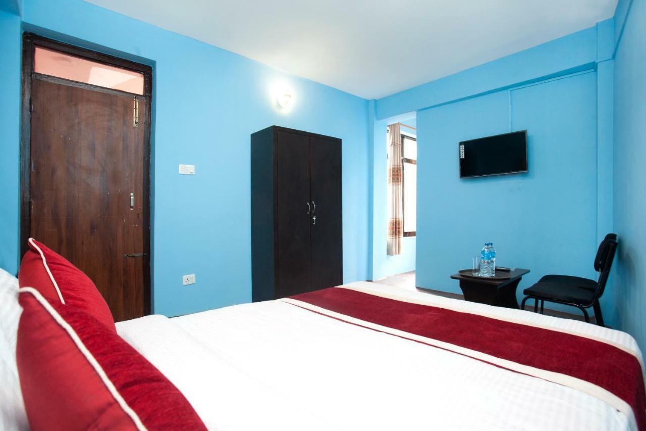Hotel Crossroads Kathmandu Exterior photo