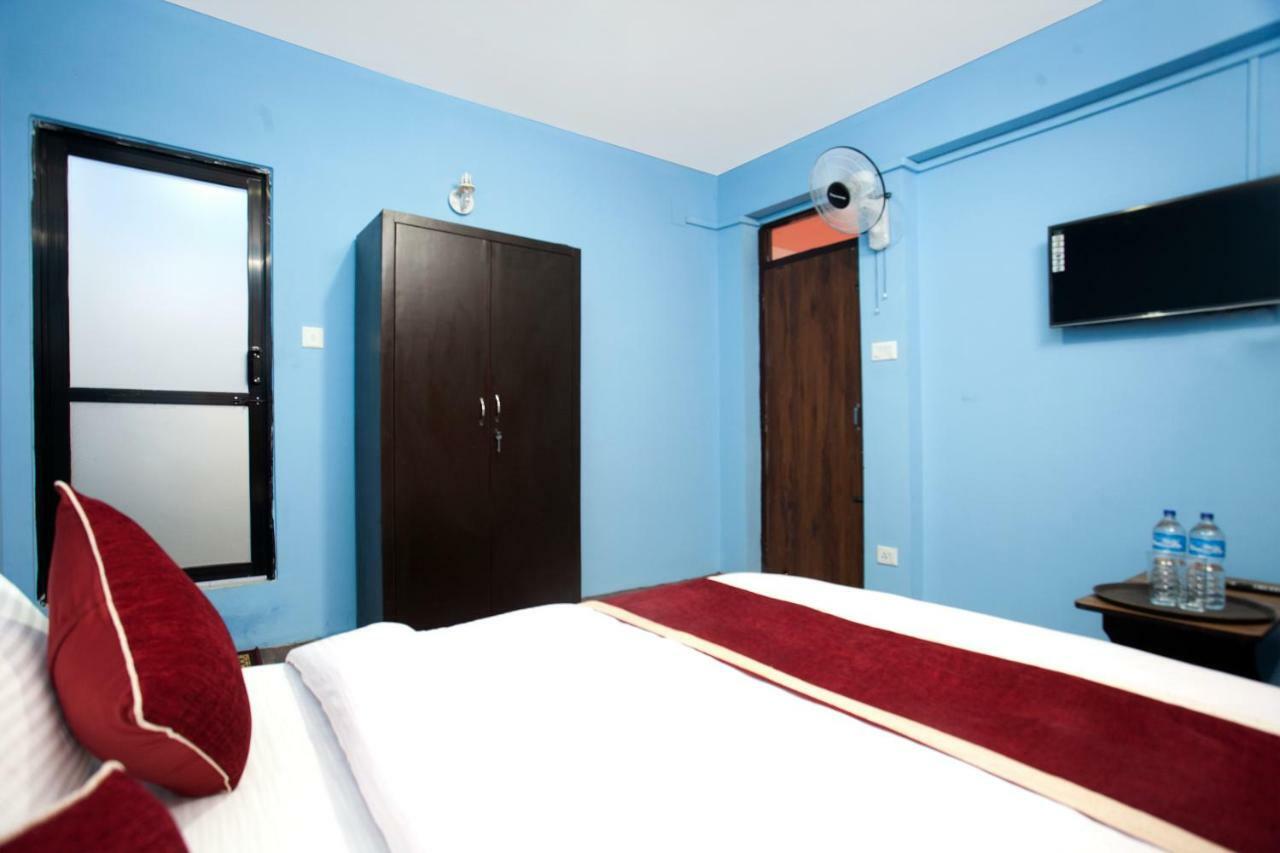 Hotel Crossroads Kathmandu Exterior photo