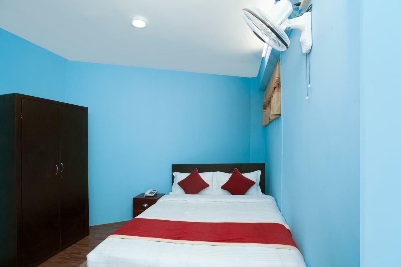 Hotel Crossroads Kathmandu Exterior photo